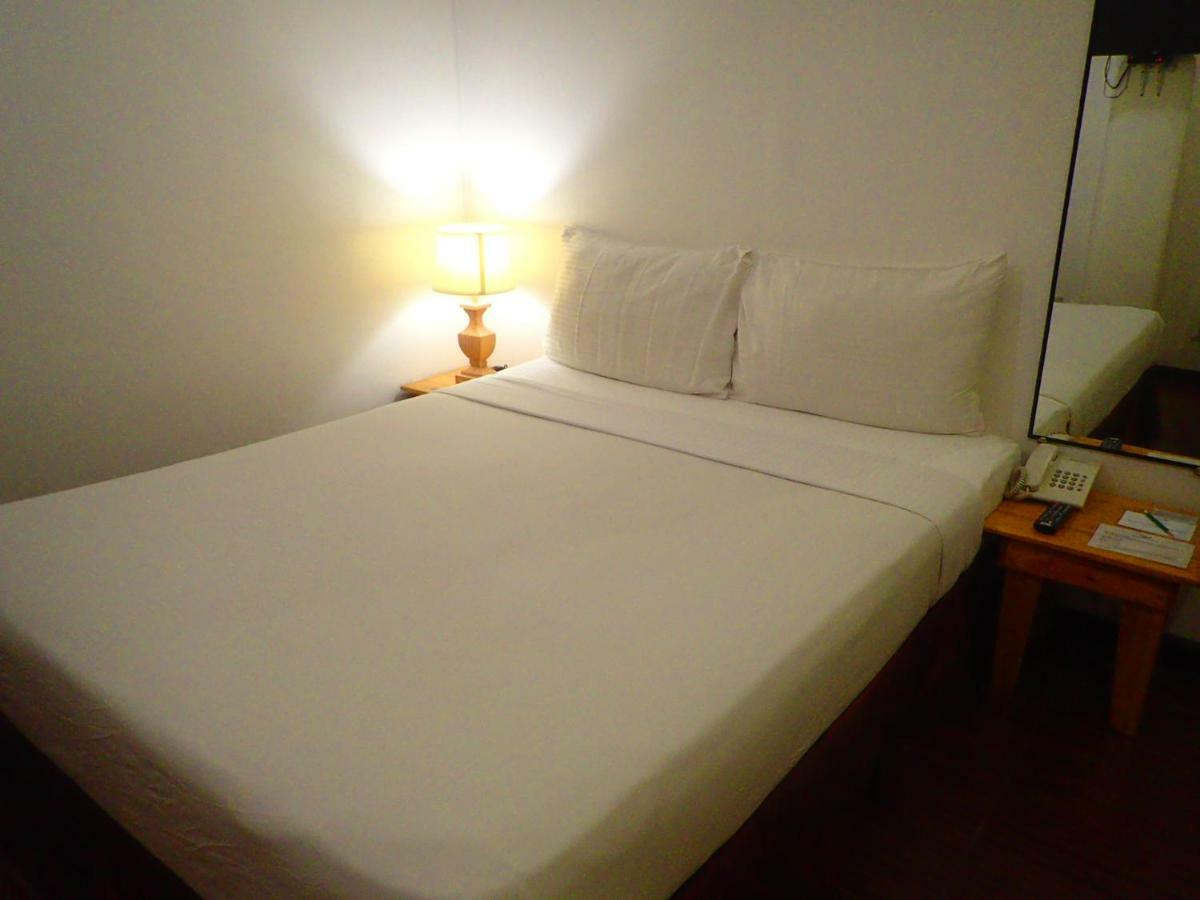 Aozora Seaside Mactan Hotel Lapu-Lapu City Buitenkant foto
